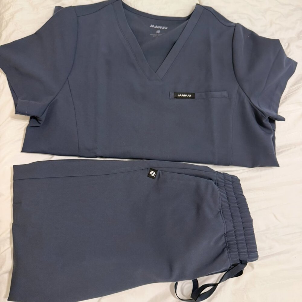 Jaanuu Scrubs